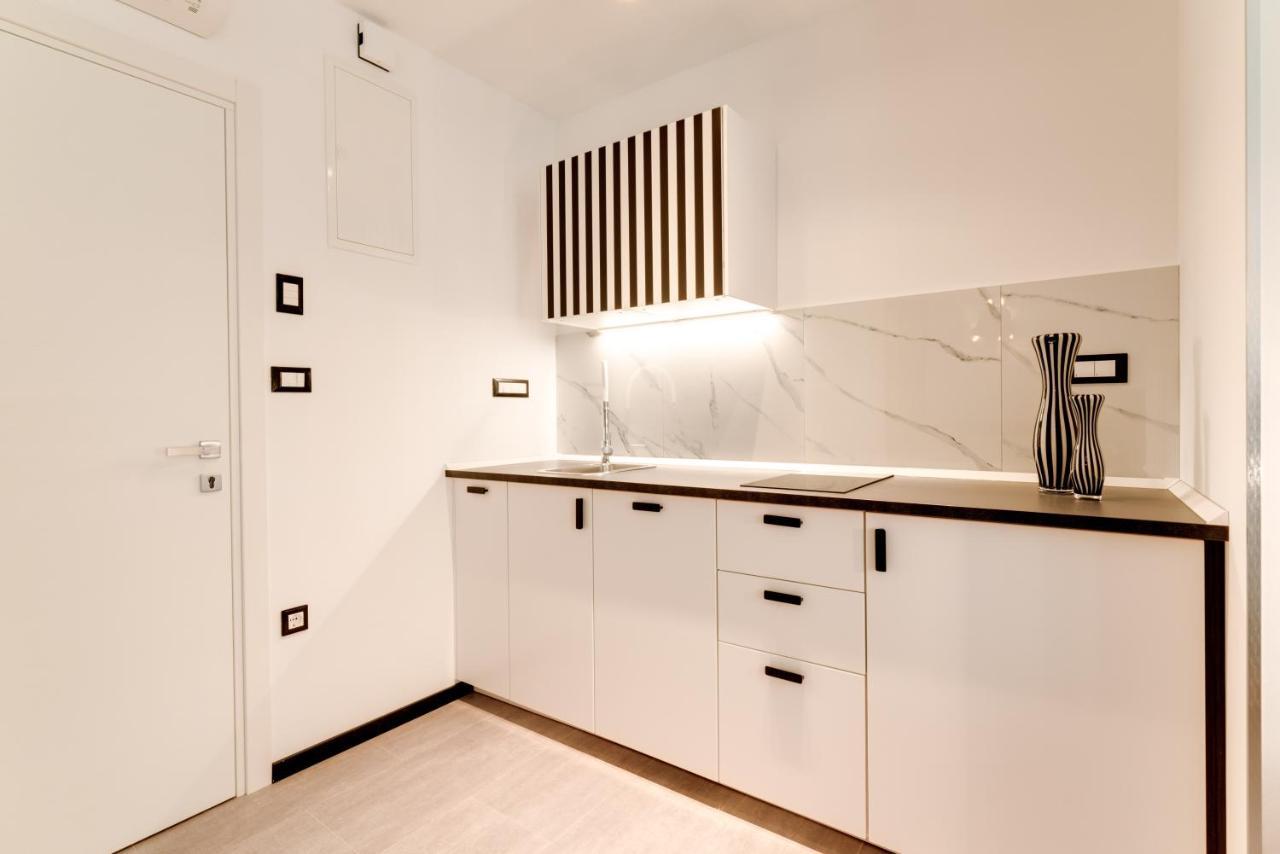 Black & White Apartments リエカ エクステリア 写真