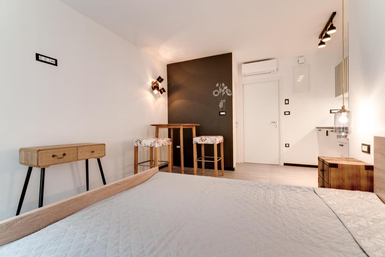 Black & White Apartments リエカ エクステリア 写真