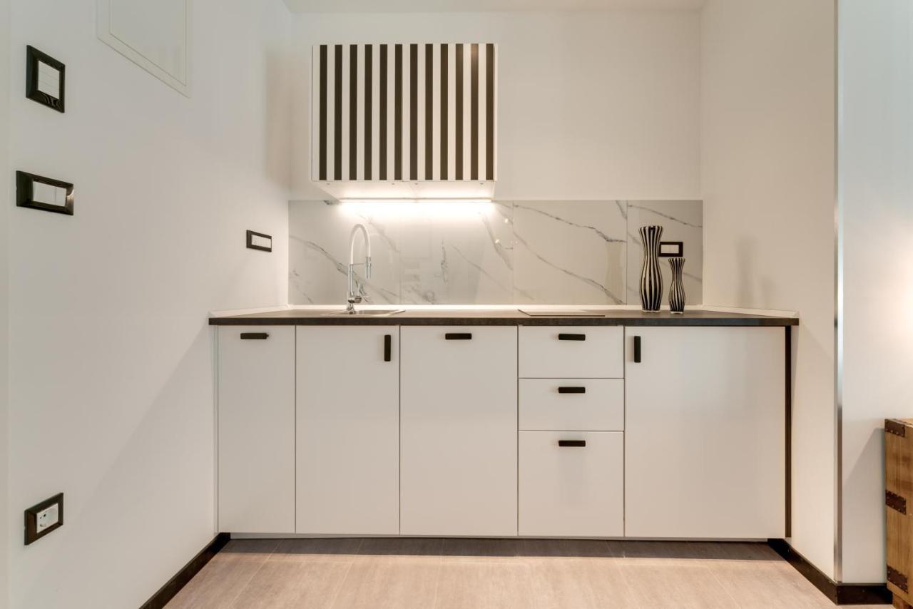 Black & White Apartments リエカ エクステリア 写真