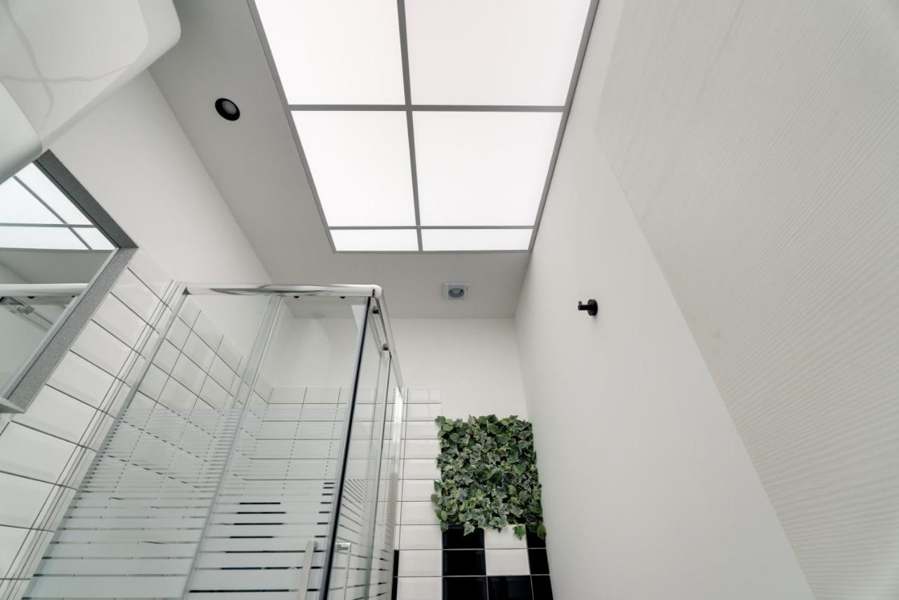 Black & White Apartments リエカ エクステリア 写真