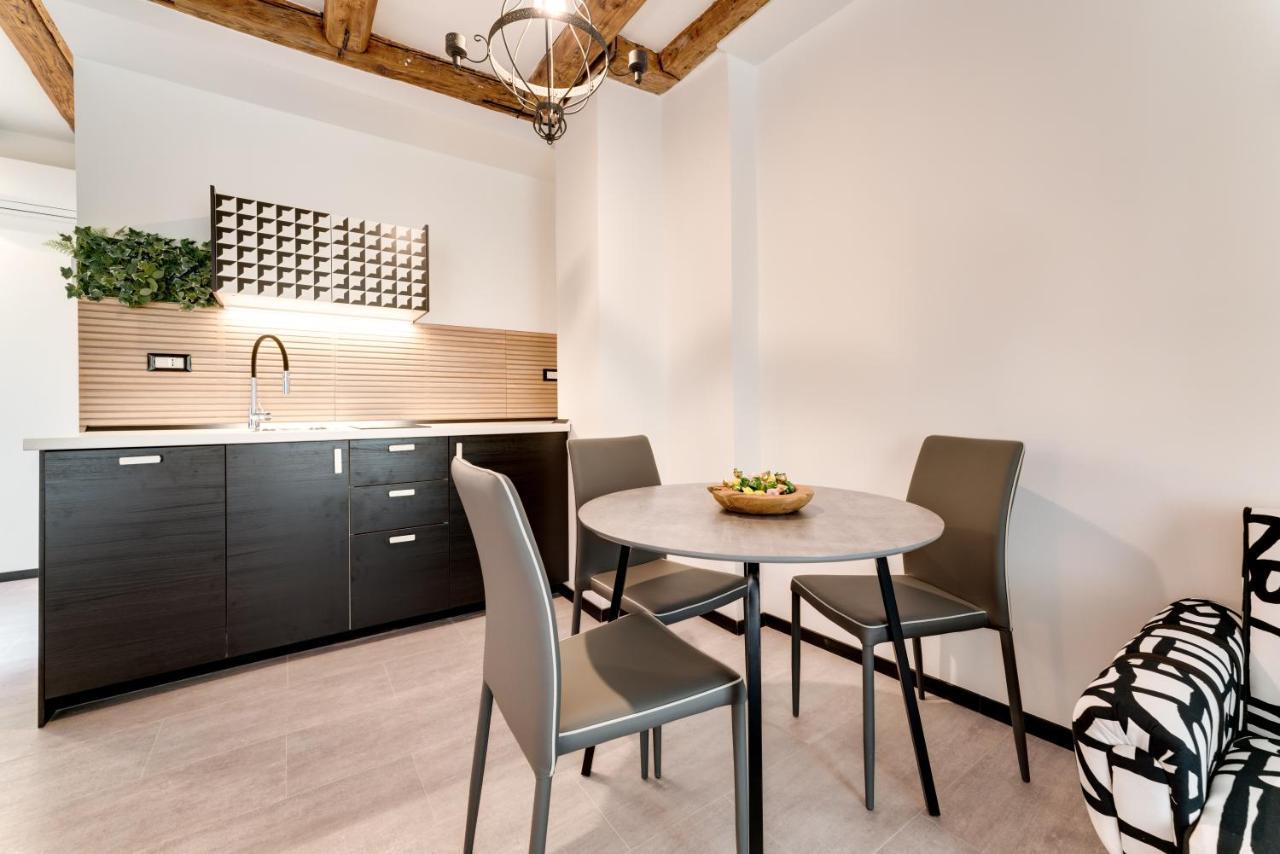 Black & White Apartments リエカ エクステリア 写真